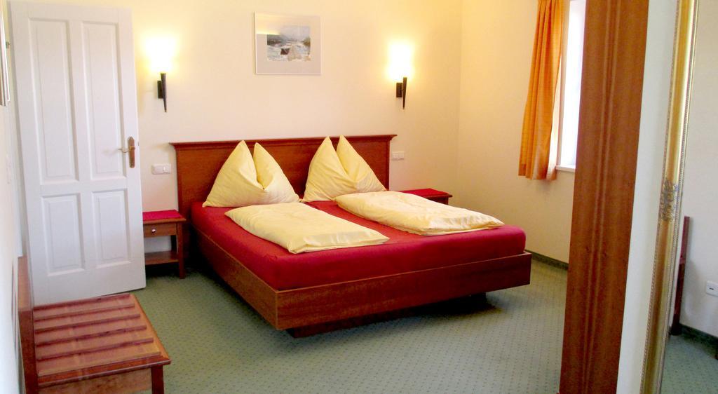 Landhaus Leitner Am Wolfgangsee Sankt Gilgen Habitación foto